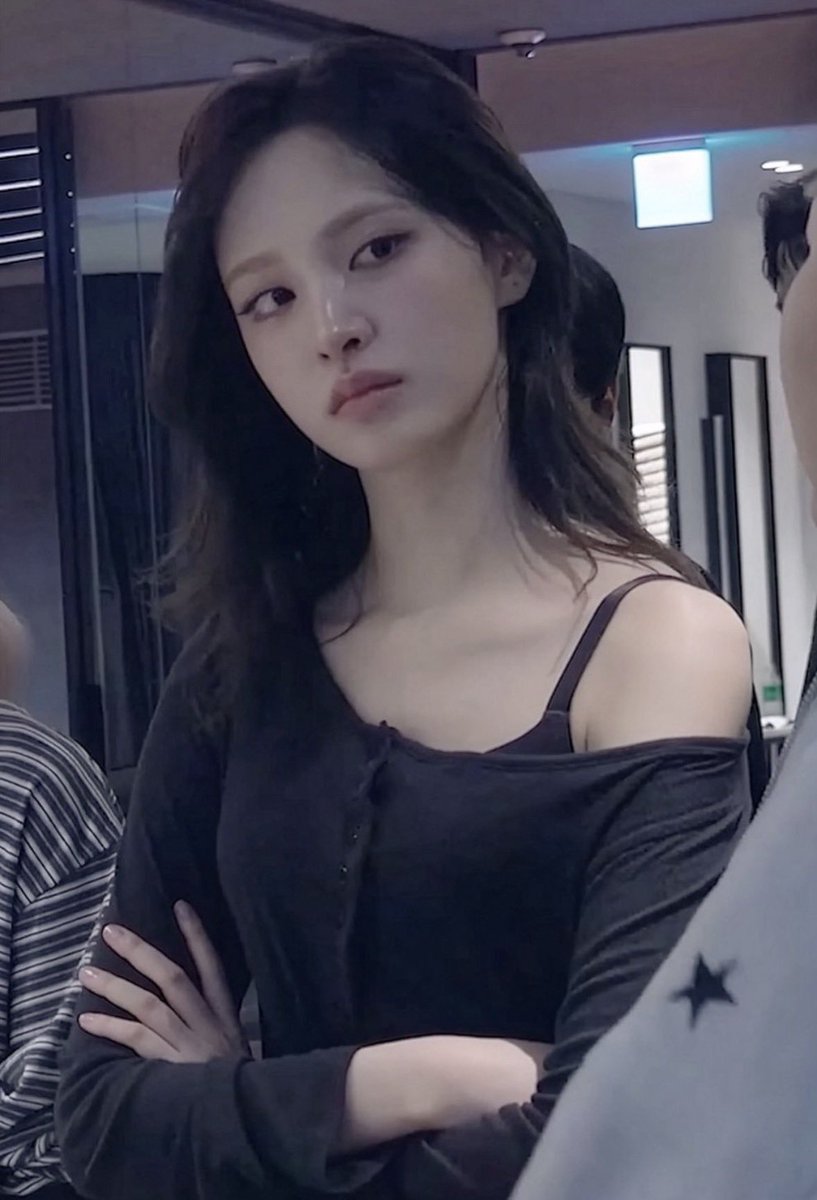 미녀의 무표정이 무섭다고 하는 이유가
그냥 정말 "얼굴이 너무 잘생겨서"

美人の真顔が怖いって言われる理由が
ただほんとに"顔が整いすぎてるから"で最高