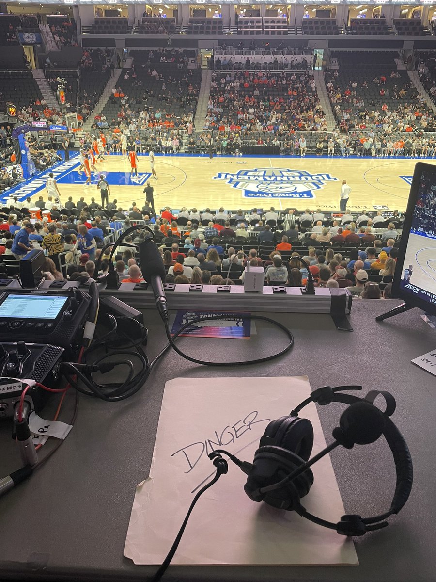 JoshGrahamShow's tweet photo. Wake Forest is grieving the loss of long-time analyst Mark “Dinger” Freidinger this week.

The ACC Tournament was his favorite event.

As the Deacs face Virginia Tech, a headset — plus one of Dinger’s staple manila folders — will sit next to @StanCottenWF in Dinger’s honor. https://t.co/b9nCUsfvaz