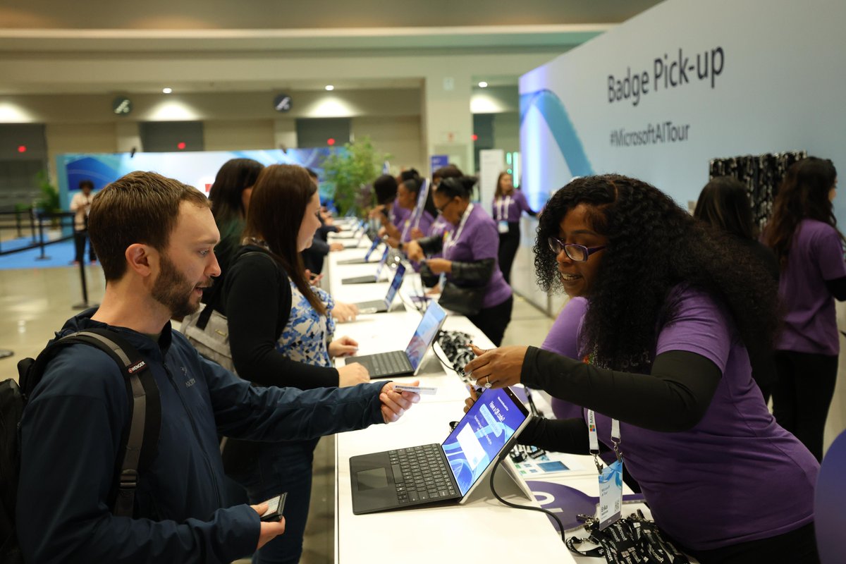 Microsoft in Business tweet media