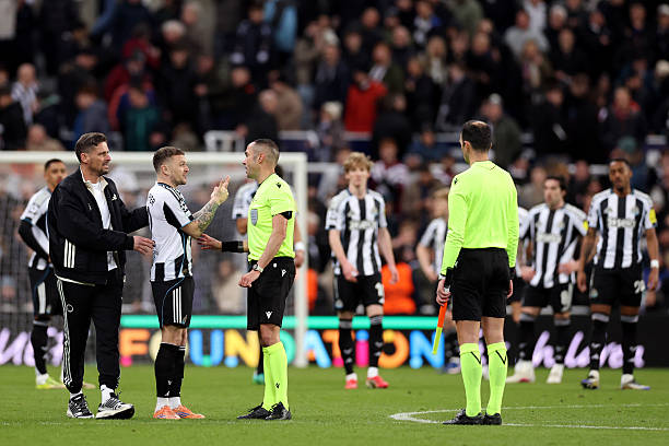 مجنون نيوكاسل tweet media