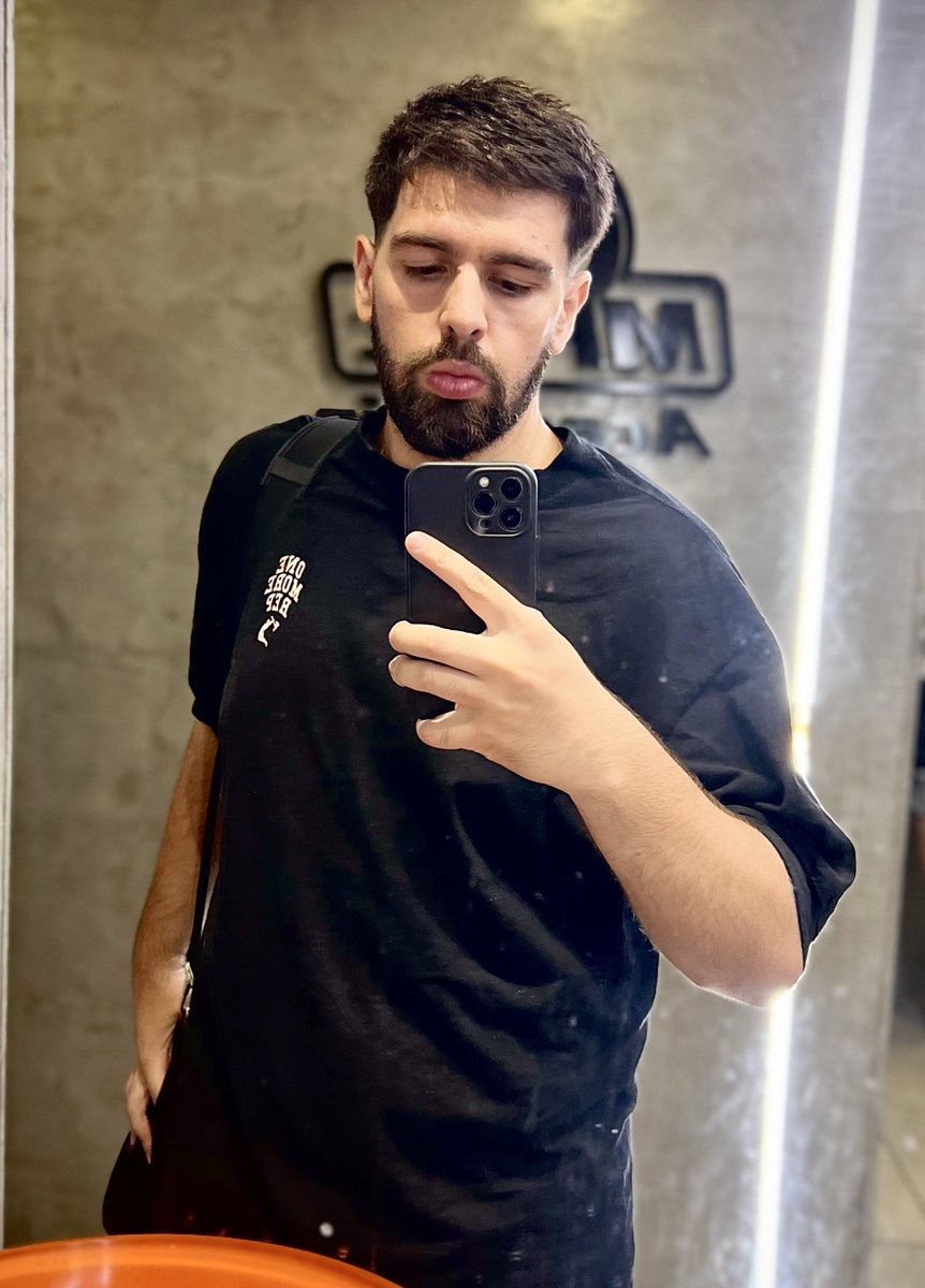 Ocampus1's tweet photo. Podem tirar tudo o que eu tenho, e ainda assim irão me ver brilhar.

Não está comigo, está em mim. https://t.co/Q3hLLmN7aX