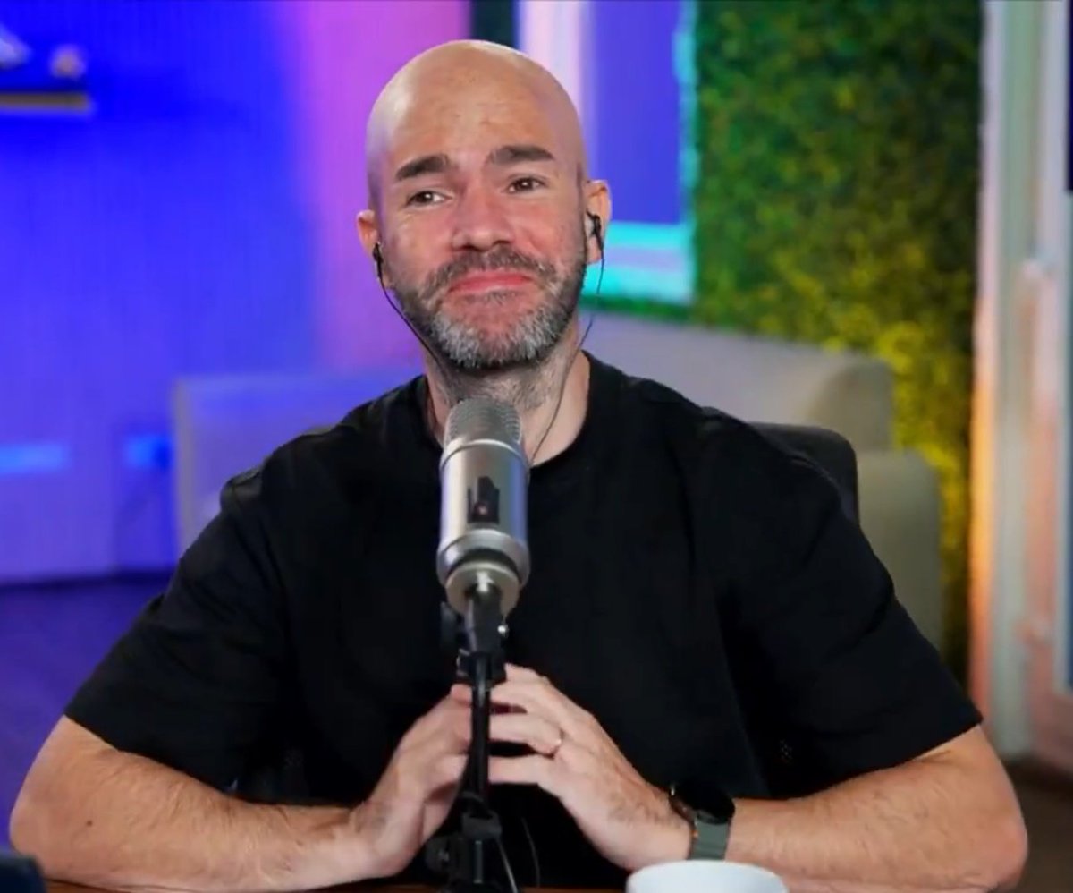 Emi Carp tweet media