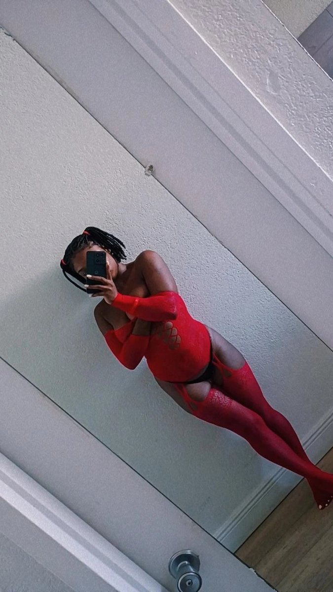 millathedom's tweet photo. Want to talk about why red is a great color on me ? https://t.co/gi4IMOtBet