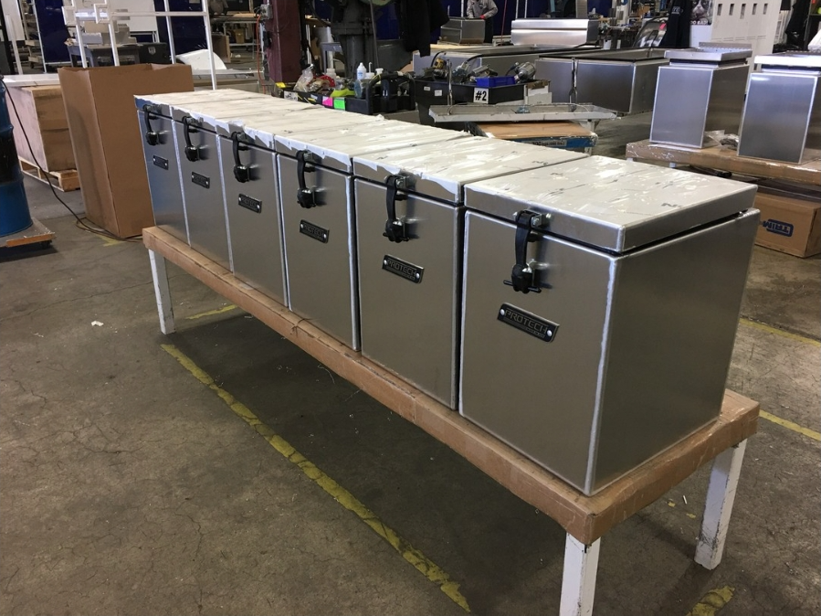 Protech1980's tweet photo. Custom boxes are our favorite! Let's make yours!
#customprojects https://t.co/Ga7734JcKD