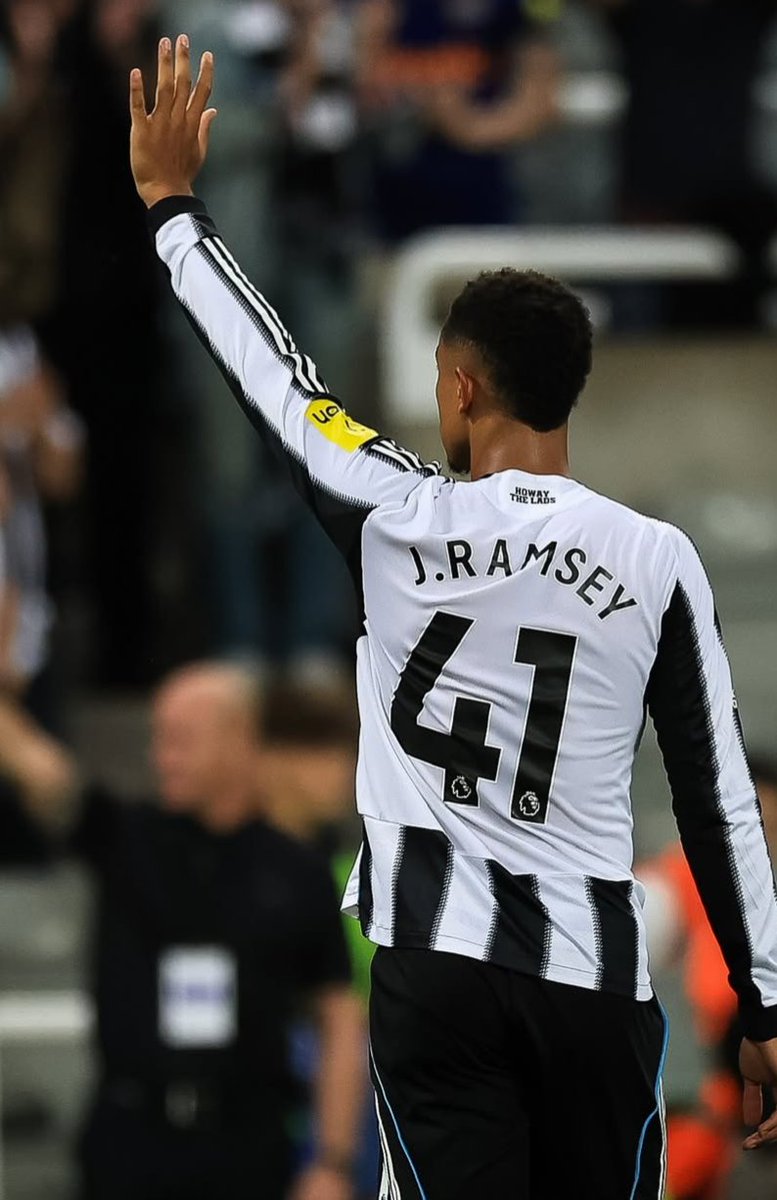 Magpie24_7's tweet photo. What a player ❤️

Brilliant performance tonight! A player getting better and better every time I see him play.

#NUFC https://t.co/6fWMzPjtSQ