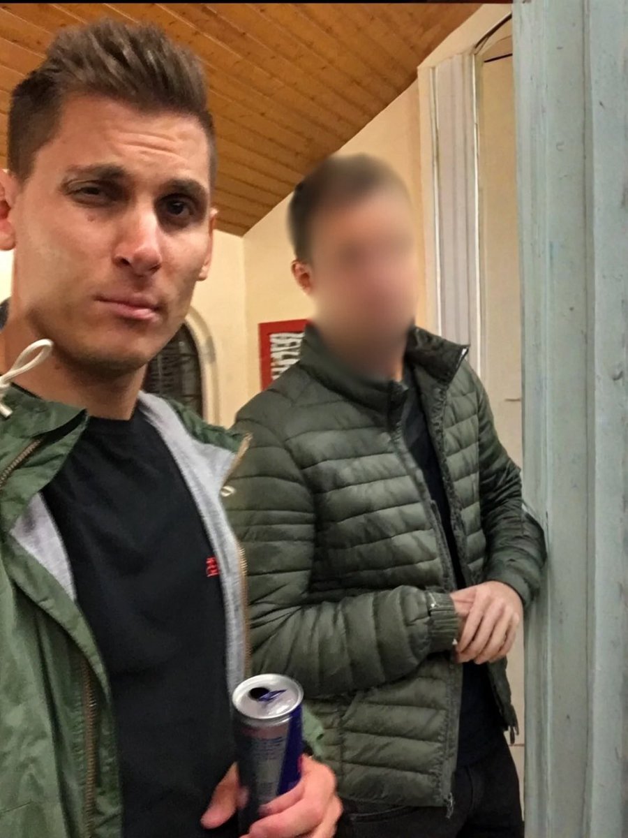 Koegler_'s tweet photo. Noch vor ein paar Jahren: 
Party, kein Plan, Fokus auf ‚Geld raus‘. 💸

Heute: 
Eigenes Unternehmen, Persönlichkeitsentwicklung, eigene Kurse und Vorträge. Fokus auf ‚Geld rein‘. https://t.co/FJ4c4pfzSX