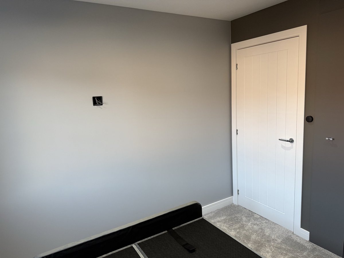tdapainting's tweet photo. Bedroom 2 complete https://t.co/hLGJLwG5DQ