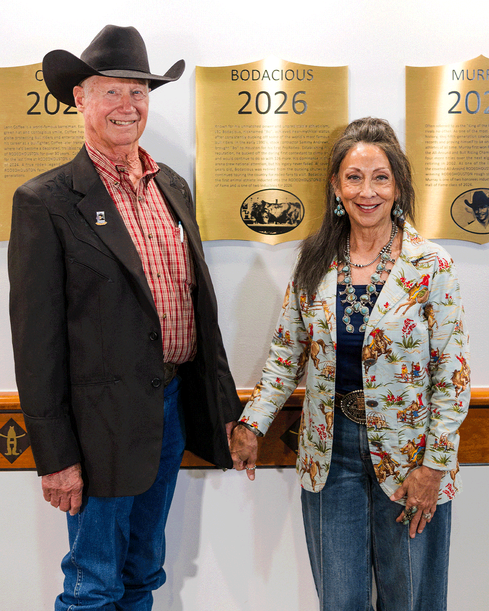 RODEOHOUSTON's tweet photo. True legends of the arena ✨ 
 
Welcome to the RODEOHOUSTON Hall of Fame, Ty Murray and Bodacious. https://t.co/8wRTr6Y9wE