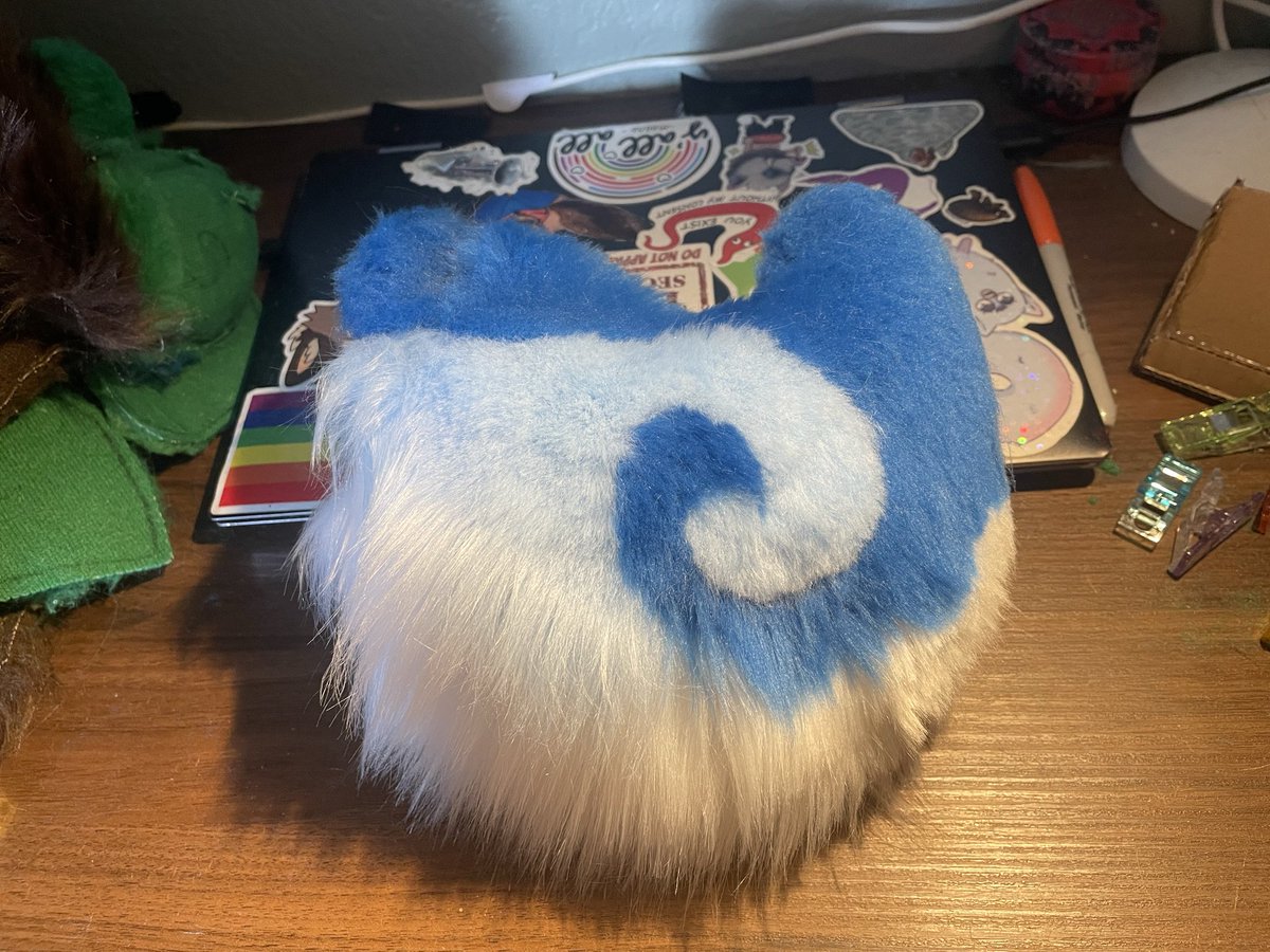 MonarchRooster's tweet photo. Lowkey forgot i had X for a hot moment, heres some fursuit stuff ive finished!!
#furry #fursuit #fursuitmaker https://t.co/yGvMxpd6Qt