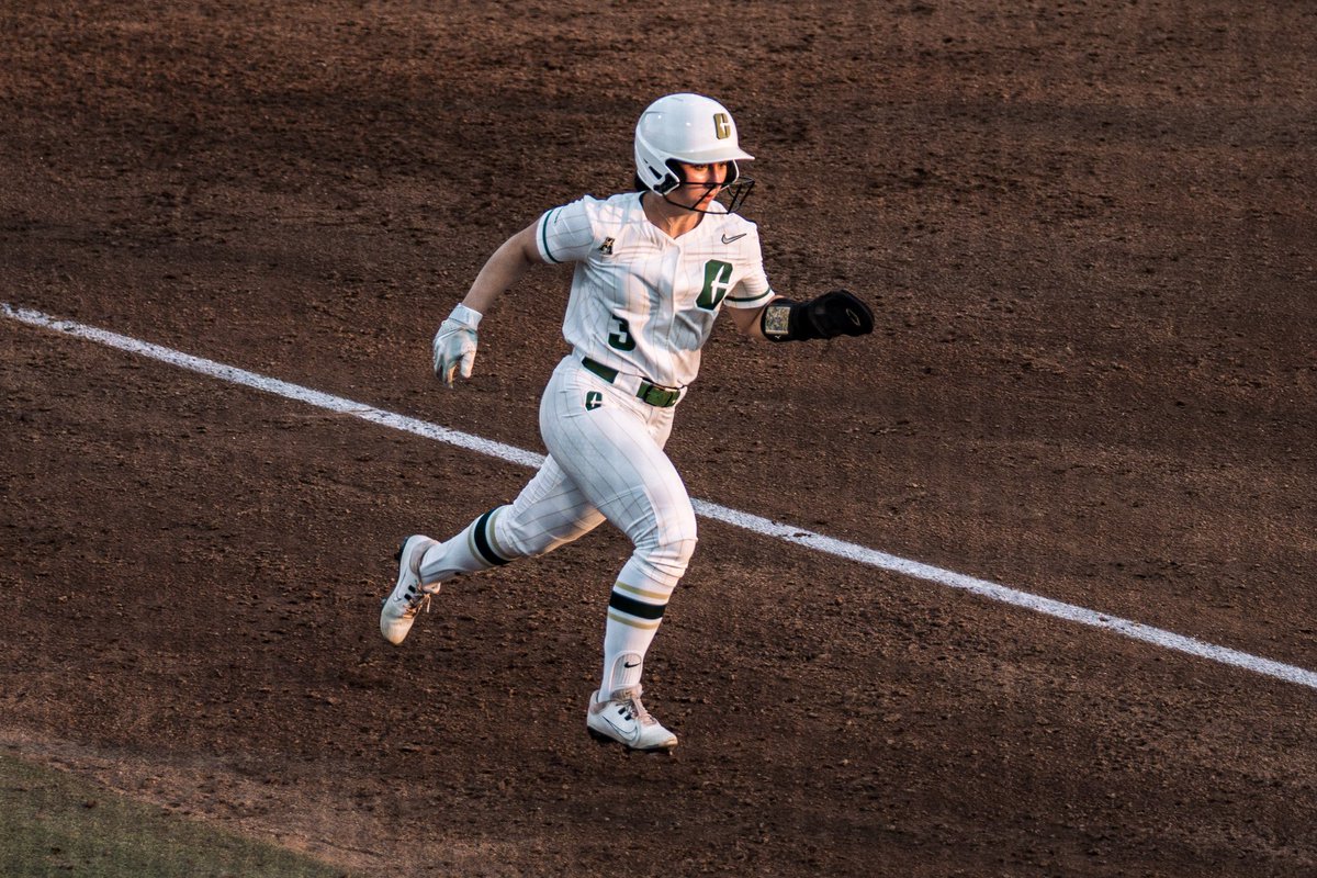 CharlotteSB's tweet photo. T7: RBI DOUBLE FROM SAV 🤩 

London comes around and we’re putting something together! https://t.co/5yXVEn5tIQ