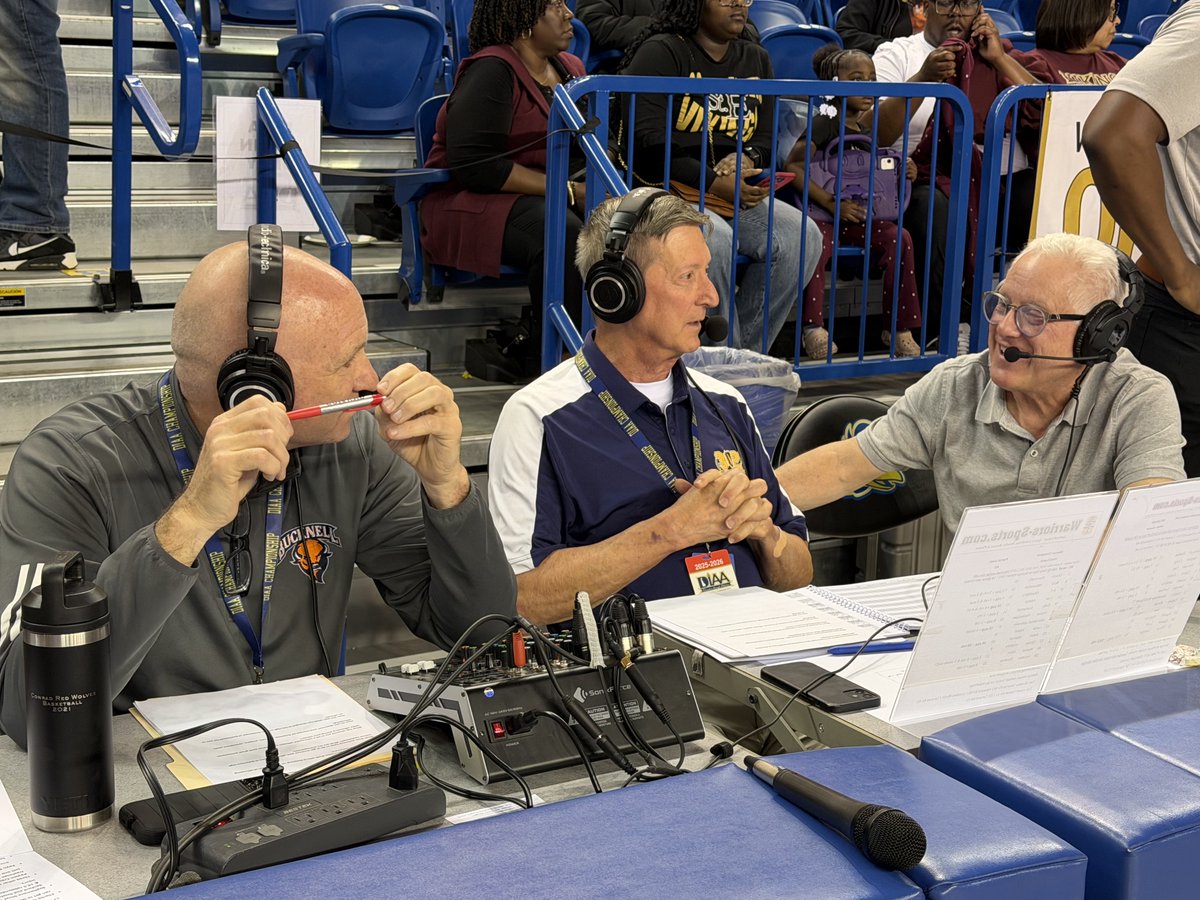The GOAT, Dave Swift, joins Glenn and John at halftime on the ⁦<a href="/NFHSNetwork/">NFHS Network</a>⁩. Smyrna and Sanford are tied at 20. ⁦<a href="/DIAA_Delaware/">DIAA</a>⁩ #delhs