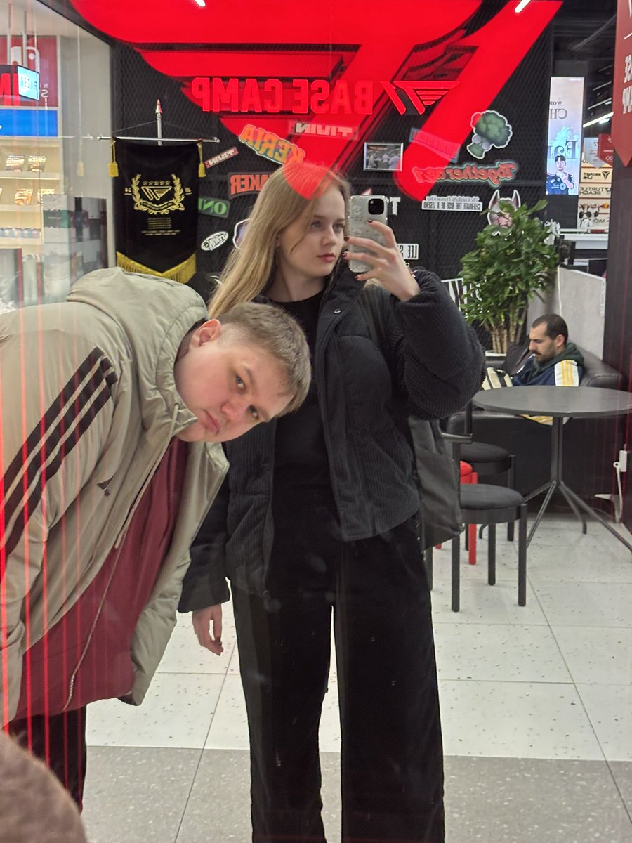 KC anesilia🦕 tweet media