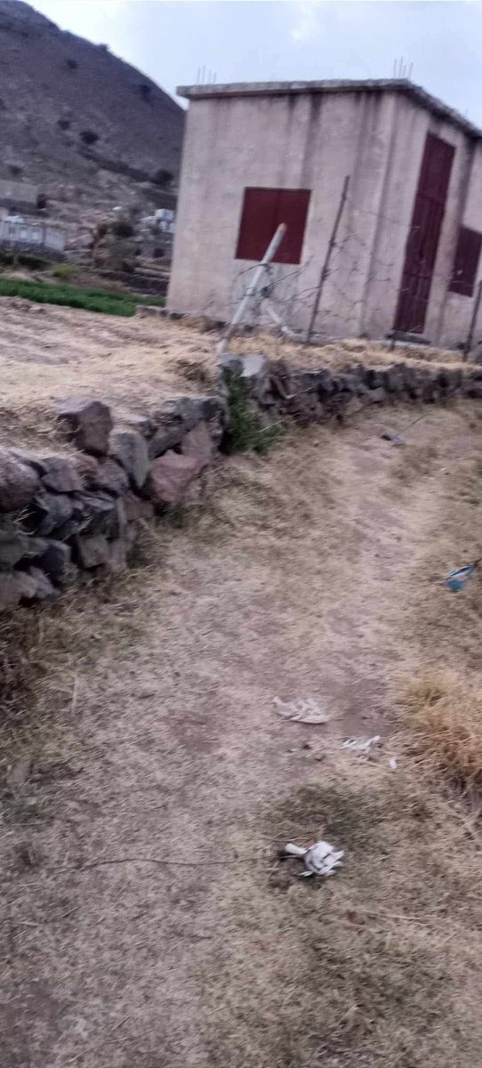 شيخ قبلي موالي لمليشا الحوثي ينهب مشروع مياه عزلة وادي عصام مديرية السدة بمحافظة إب ويحوله إلى ملك خاص به.