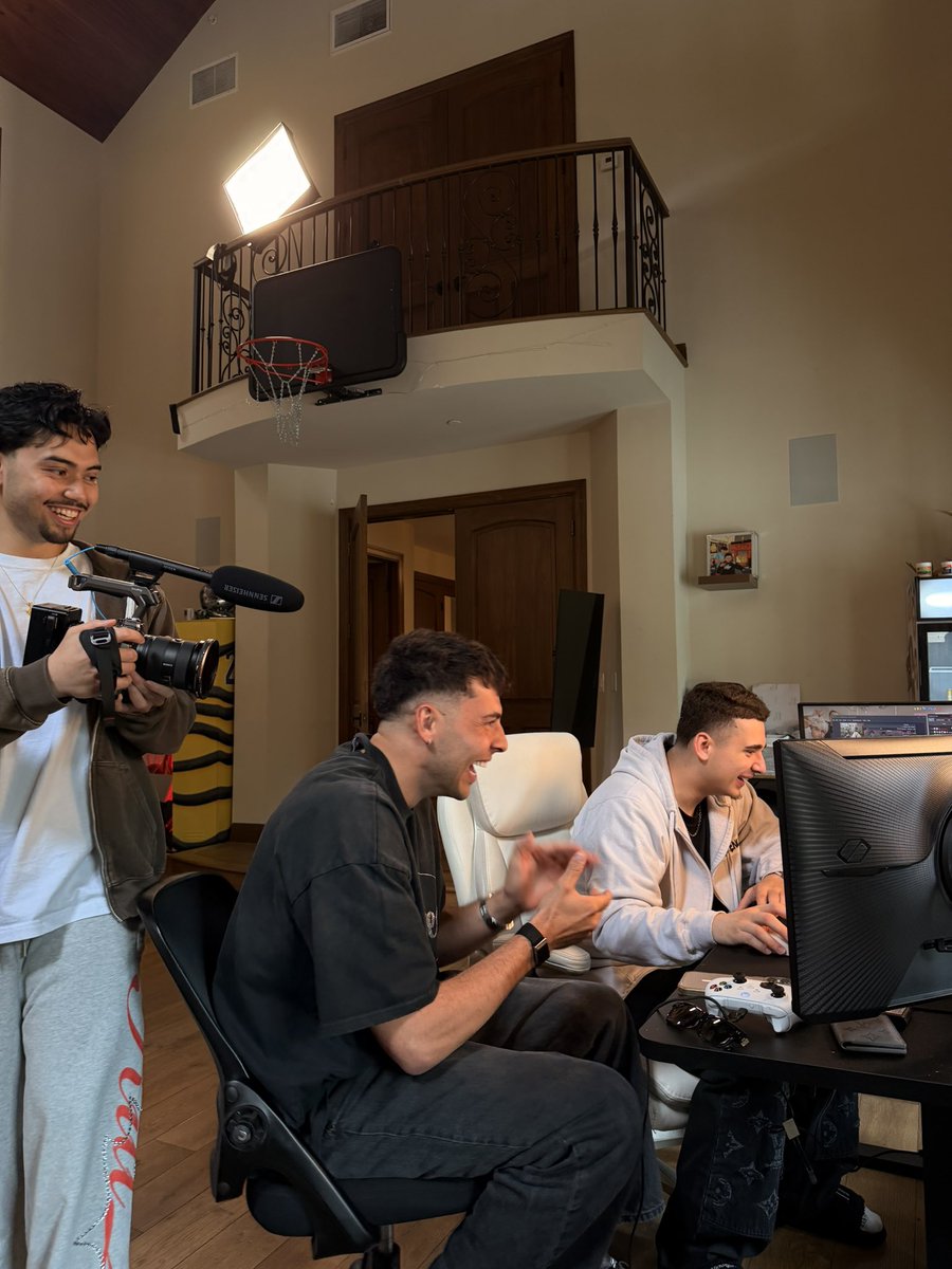 Austin Georgas tweet media