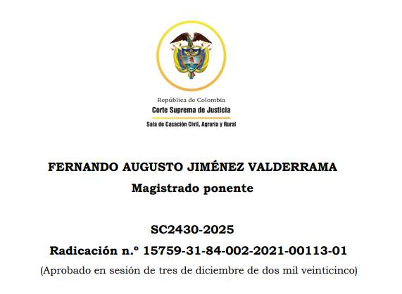 juridicascol's tweet photo. POR PRIMERA VEZ LA SALA CIVIL, DECLARA A UN HIJO DE CRIANZA Y PRECISA LOS REQUISITOS PARA ACCEDER A LOS DERECHOS HERENCIALES

por primera vez en los 205 años de existencia de la Corporación, declaró, mediante sentencia judicial, a un hijo de crianza y precisó la regla jurisprudencial que deberá ser atendida por los jueces en todos los casos en los que el reconocimiento de los derechos herenciales en este tipo de familias sea objeto de controversia o reclamo.

“Encuentra la Sala que M. R. P. y J. J. M. fueron reconocidos como madre e hijo por amigos, vecinos y familia, se trataron como tal durante más de tres décadas y conformaron una verdadera familia de crianza, lo que impone colegir que existió entre ellos un verdadero vínculo socioafectivo derivado de la crianza, caracterizado por el amor, la solidaridad, el respeto, cuidado y protección que constituyen este tipo de familias”.

Y añadió que “estando cumplidos y demostrados los requisitos de existencia de la familia de crianza, se imponía su declaratoria, más aún cuando ella no supone la destrucción de los vínculos filiales con los padres biológicos y constituye, por el contrario, un estado civil autónomo que puede concurrir con el de la filiación y que es destinatario de toda la protección del ordenamiento jurídico”.

La Sala, al amparar los derechos de un hombre cuya madre biológica lo entregó a una amiga para que lo criara, precisó que en este caso se cumplió con los tres requisitos definidos por la jurisprudencia para proteger a una familia de crianza, y que fueron recogidos por la Ley 2388 de 2024, esto es, la asunción voluntaria y efectiva del rol parental en virtud de la solidaridad, la relación inexistente o precaria con los padres biológicos y su reemplazo por parte de un tercero, y el trato, la fama y el tiempo.

“Tales exigencias se cumplen a cabalidad en este caso, pues M. R. acogió a J. J. desde que era un niño de 6 años, le proveyó amor, cuidado y protección por más de tres décadas y hasta la fecha de su muerte, siendo ella quien se encargó de su crianza, educación y sostenimiento económico”.

✍️ ¿DESEAS ESTAR ACTUALIZADO A DIARIO DE TODA LA JURISPRUDENCIA DEL PAIS? SUSCRIBETE  👉 https://t.co/inw3mS0ycq