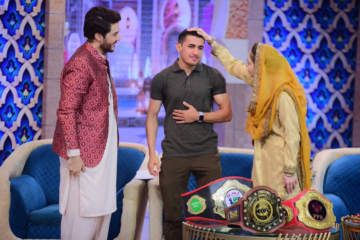 Nisar_Boxer's tweet photo. Alhamdullillah great interview with @JuggunKazim and @Ahsankhanuk at @PTVHomeOfficial @PTVNewsOfficial @PTVSp0rts inshallah good days coming pakistan zindabad☝️🤲❤️🇵🇰❤️ https://t.co/tYosIWf67o