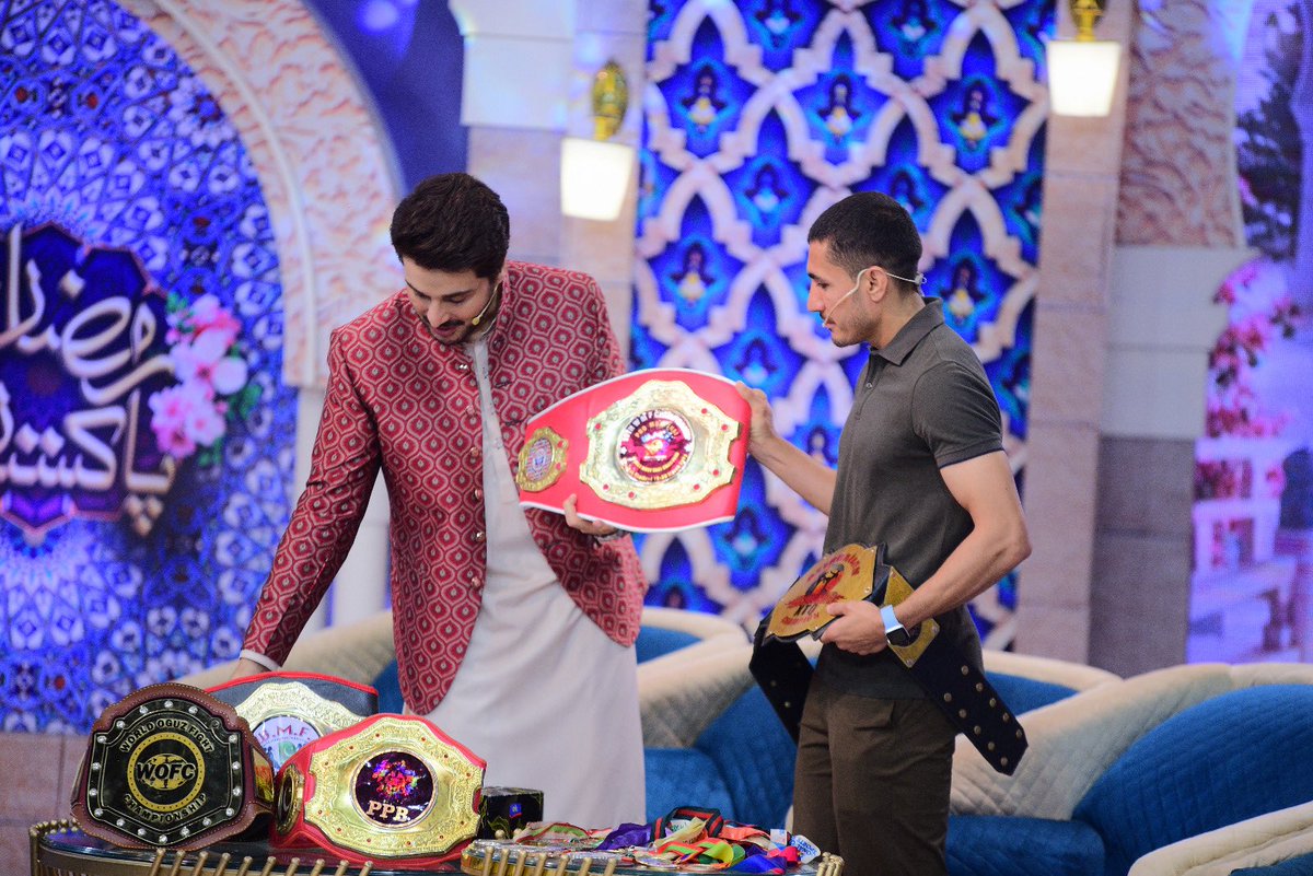 Nisar_Boxer's tweet photo. Alhamdullillah great interview with @JuggunKazim and @Ahsankhanuk at @PTVHomeOfficial @PTVNewsOfficial @PTVSp0rts inshallah good days coming pakistan zindabad☝️🤲❤️🇵🇰❤️ https://t.co/tYosIWf67o