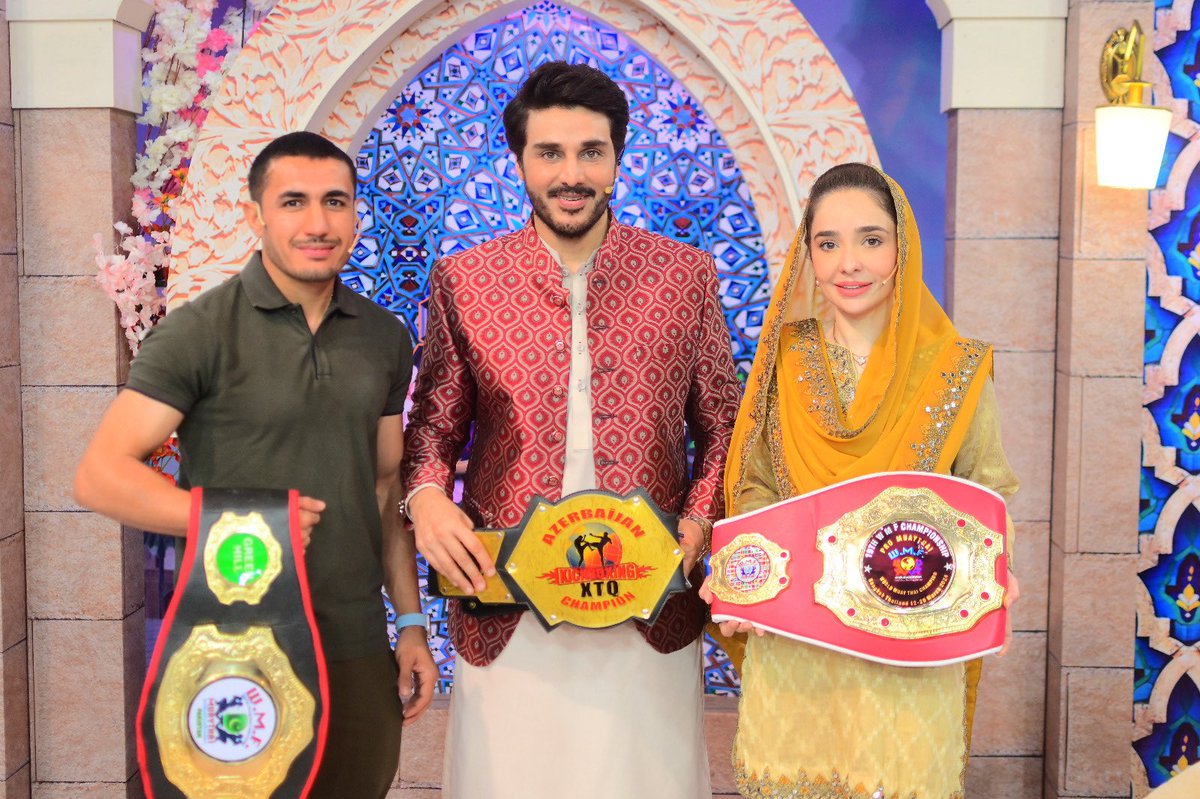 Nisar_Boxer's tweet photo. Alhamdullillah great interview with @JuggunKazim and @Ahsankhanuk at @PTVHomeOfficial @PTVNewsOfficial @PTVSp0rts inshallah good days coming pakistan zindabad☝️🤲❤️🇵🇰❤️ https://t.co/tYosIWf67o