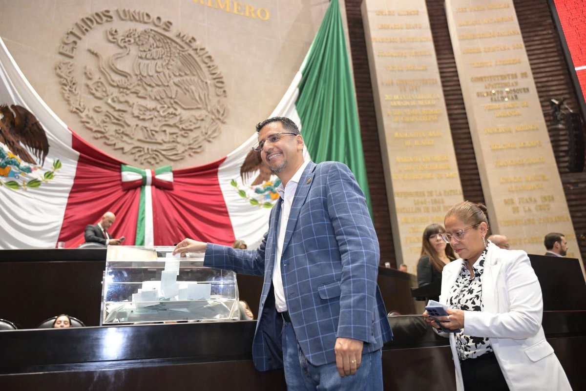 Hoy la Cámara de Diputados elegimos al Lic C. Aureliano Hernández Palacios Cardel como Auditor Superior de la Federación hasta el año 2034.