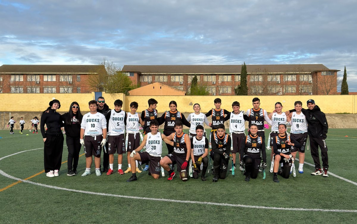 Vva Black Storks tweet media