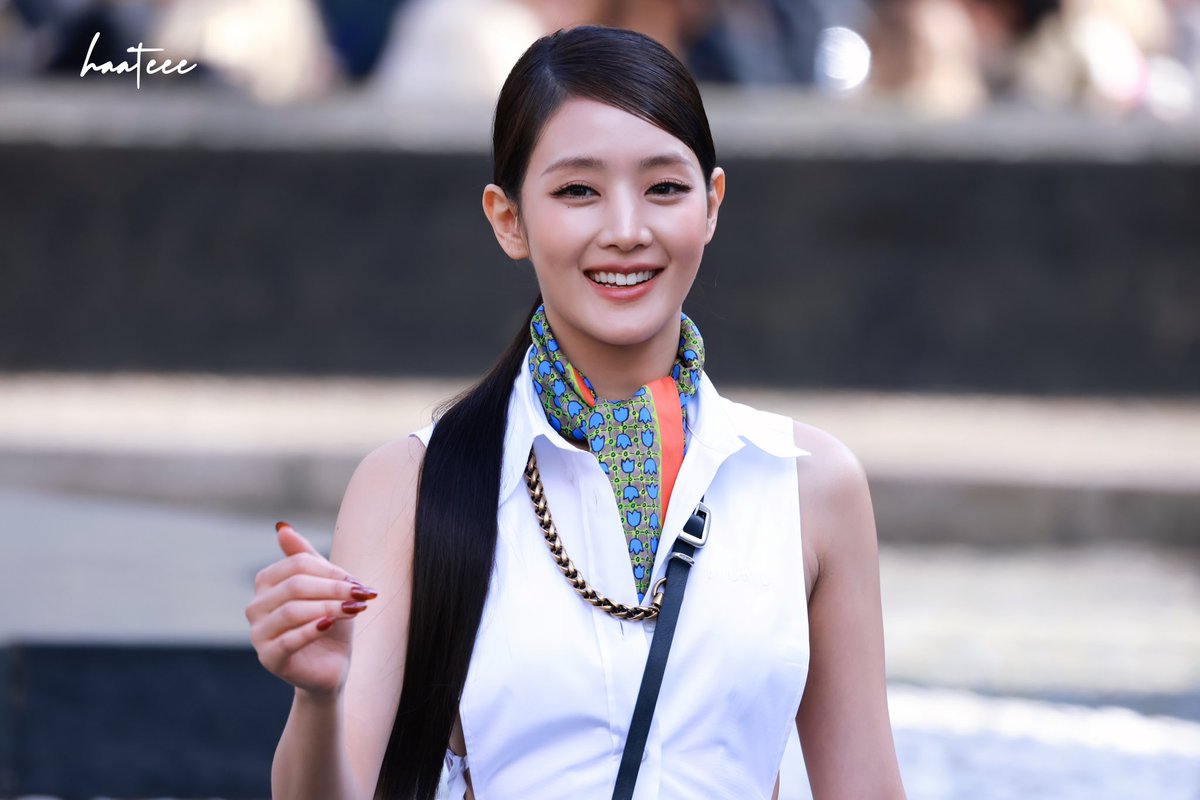 260310 🇫🇷 MIUMIU FW26🫶🏻
cuteeee baobao😆😆🥰🥰

#MINNIExMIUMIUFW26
#MiuMiuFW26 #ParisFashionWeek
#idle #민니 #MINNIE #มินนี่ #아이들