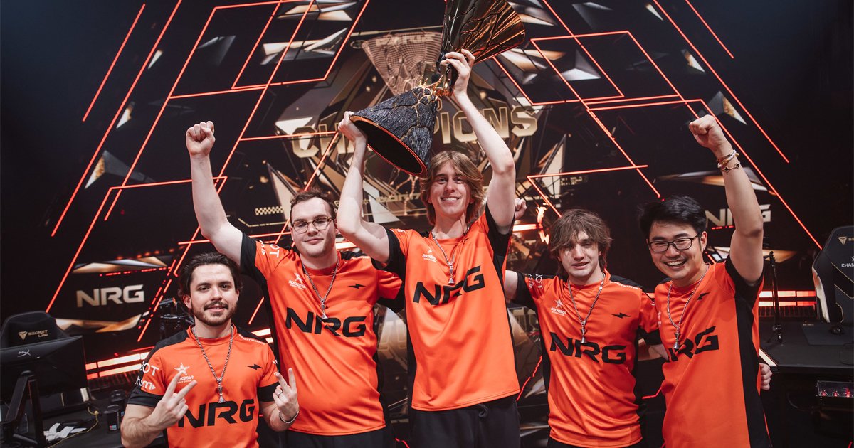 its_zikola's tweet photo. @x_bot_1 @BBL_esports bye bye fuckface, keep standing up on stage like a bunch of dumbasses, meanwhile Americas will keep looking like this lol

absolute dogshit, not even your gay shit ass lar0k could save y'all https://t.co/HbPuDy6Q69