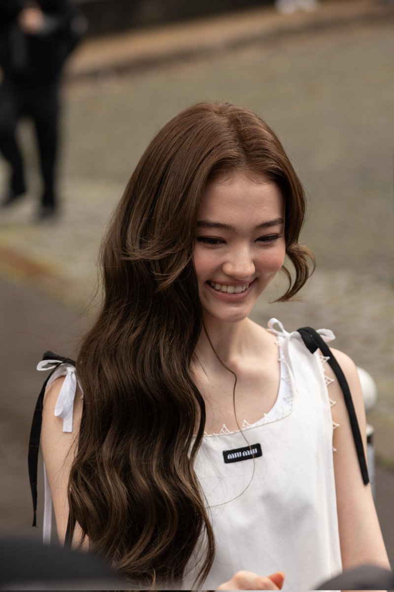 M_DD5_'s tweet photo. ELLA AT MIUMIU FW26
#ELLAxMiuMiuFW26 
#ELLAxMiuMiu #ELLA
@MIUMIUofficial 
©️DIAS DA SILVA Marilyne https://t.co/glKtbCC6Hr