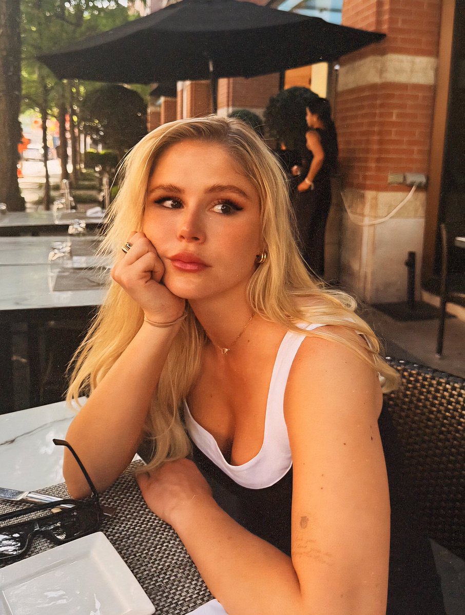 TheCelebHQ tweet media