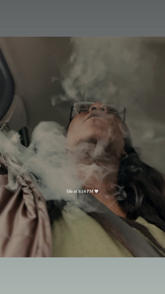 GardenGuRlyeee's tweet image. 🎀✨🍃💨And now we Yoga...but first 💨🍃✨🎀
#selfcare #metime #letsmokeaboutit #yoga #gardengirlie