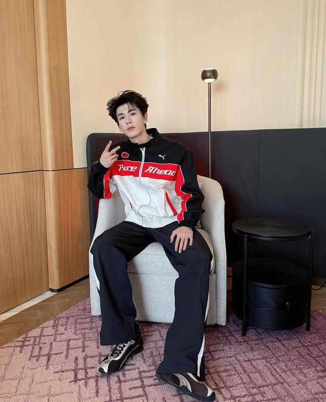 Zhang Linghe 张凌赫 Archive tweet media