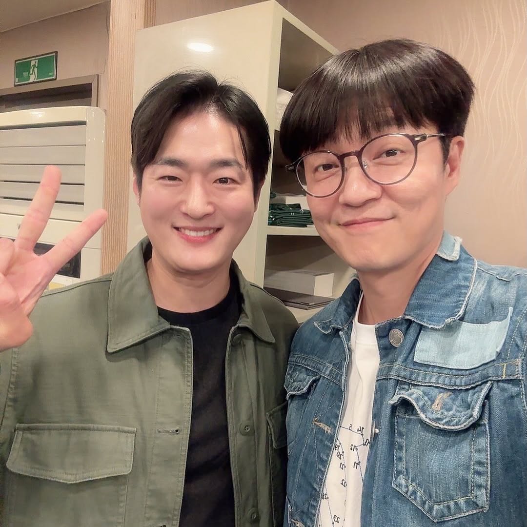 bfriendondemand's tweet photo. [📸] pallow_zh instagram

“# BoyfriendOnDemand wrap up party.”

#월간남친 #박지호 #지수 #서인국 #조한철 #김성철 #BoyfriendOnDemand #ParkJiho #Jisoo #SeoInguk #ChoHancheul #KimSungcheol https://t.co/OT7IN4Ch4V