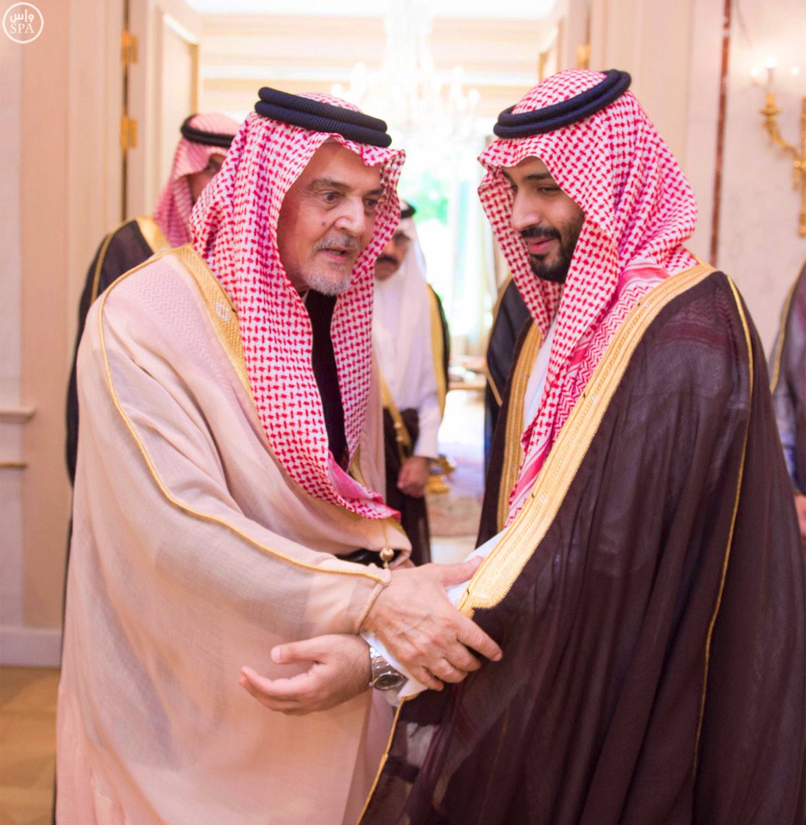 n7jik's tweet photo. شمسّك غشاها اليوم دونك غبَاير 
خلّيتنا يا سعود والوقت غبّار

- ٢٢ رمضان 1436 هـ -
ذكرى وفاة الامير " سعود الفيصل " رحمه الله وغفر له وجزاه الله الجنة على كل ما قدمه للأمة العربية والاسلامية قامة دبلوماسية حين تتذكره تتذكر تاريخًا بأكمله😢 ..

#السعودية 
#سعود_الفيصل https://t.co/goUfnNtpf4