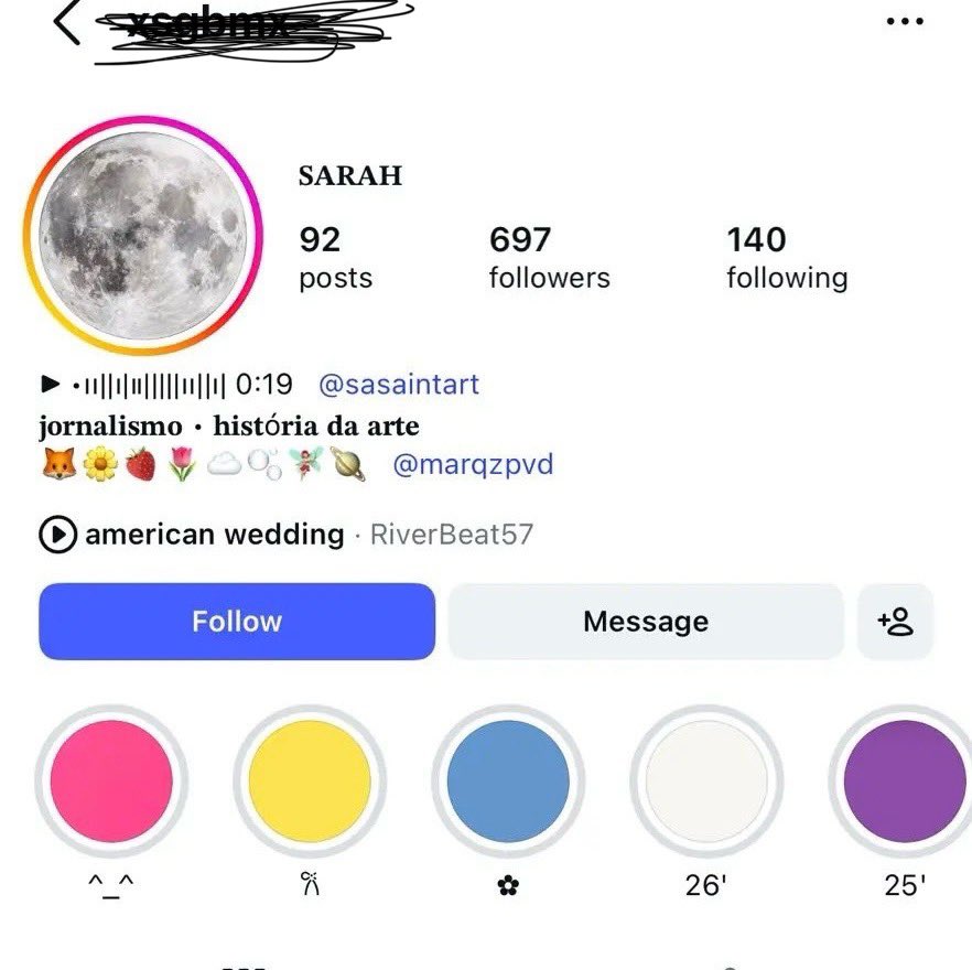 floturnax's tweet photo. acho muito irônico esse pessoal que vive falando da alexandra, e tacando hate nela, mas também a tem o perfil assim… a foto de perfil, a conta de arte com o saintart!! vocês são hilárias https://t.co/hy21UeNhPh