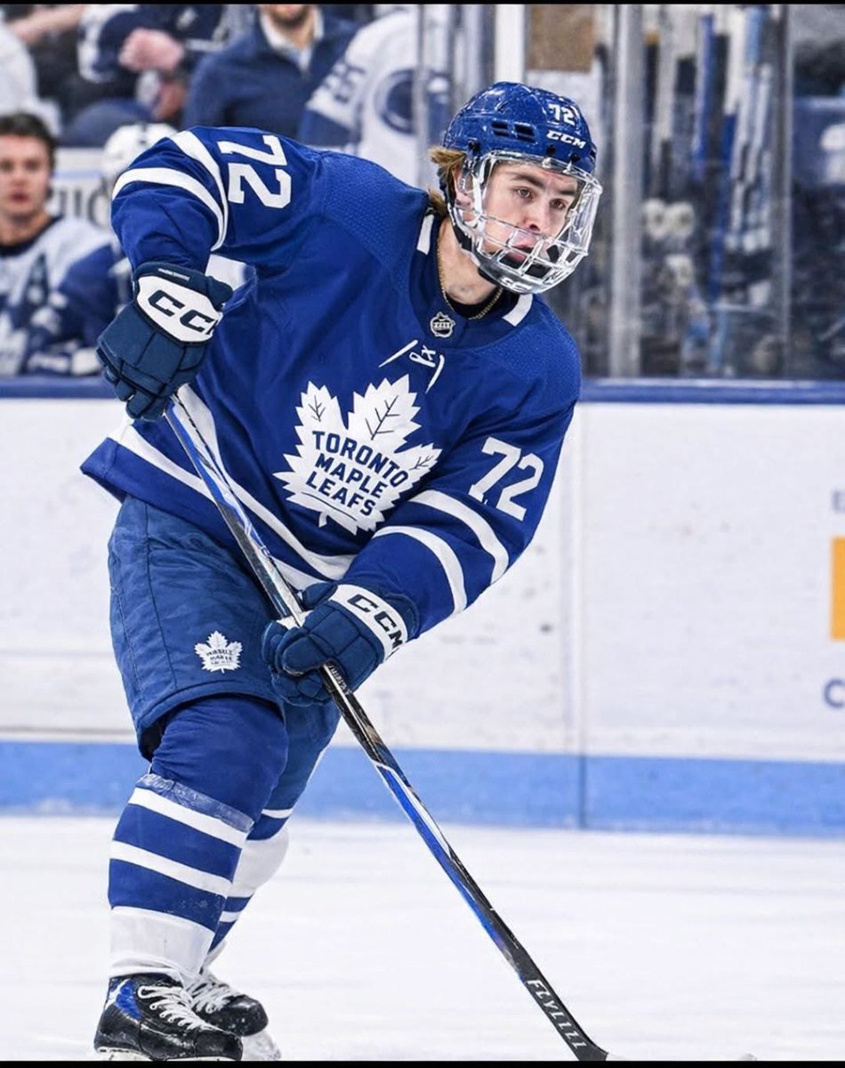 Maple Leafs Wave tweet media