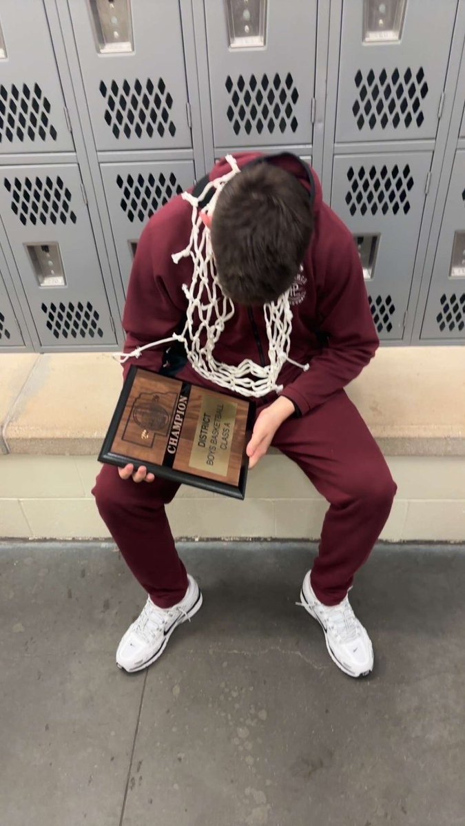 McLaughlins Mob tweet media