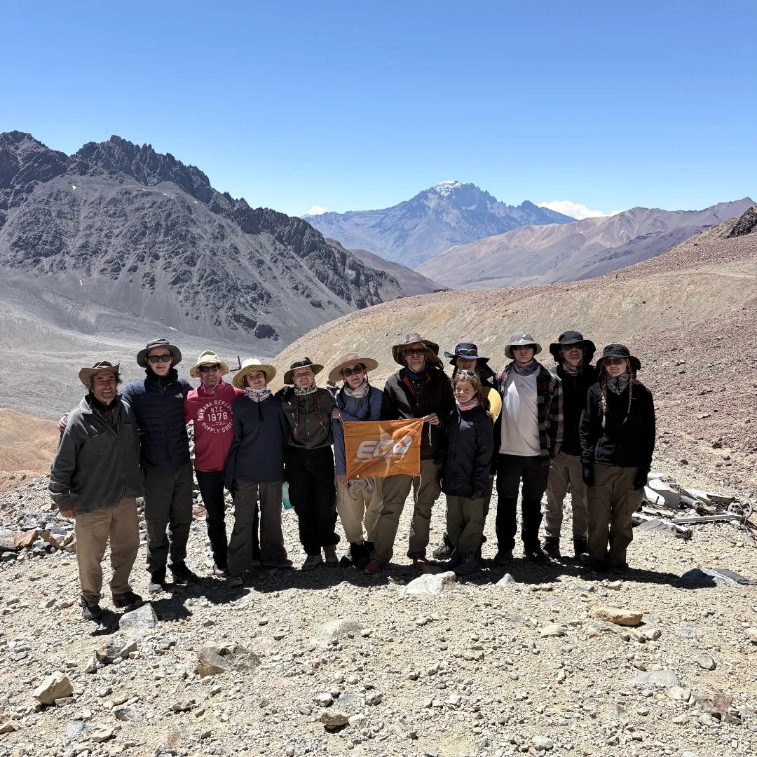 ECOutdoor's tweet photo. #ECOtrips te lleva al Valle de las Lagrimas
Historia y tragedia, inmensidad y milagro
Un esfuerzo que vale largamente la pena!

@ECOutdoor sponsor de las #experienciasingulares con familias, clubes y amigos
#Ruta40conECO
#ECOrental
#facilitadoresdebuenosmomentos
#outofcomfortzone https://t.co/kZbfSYRb5P