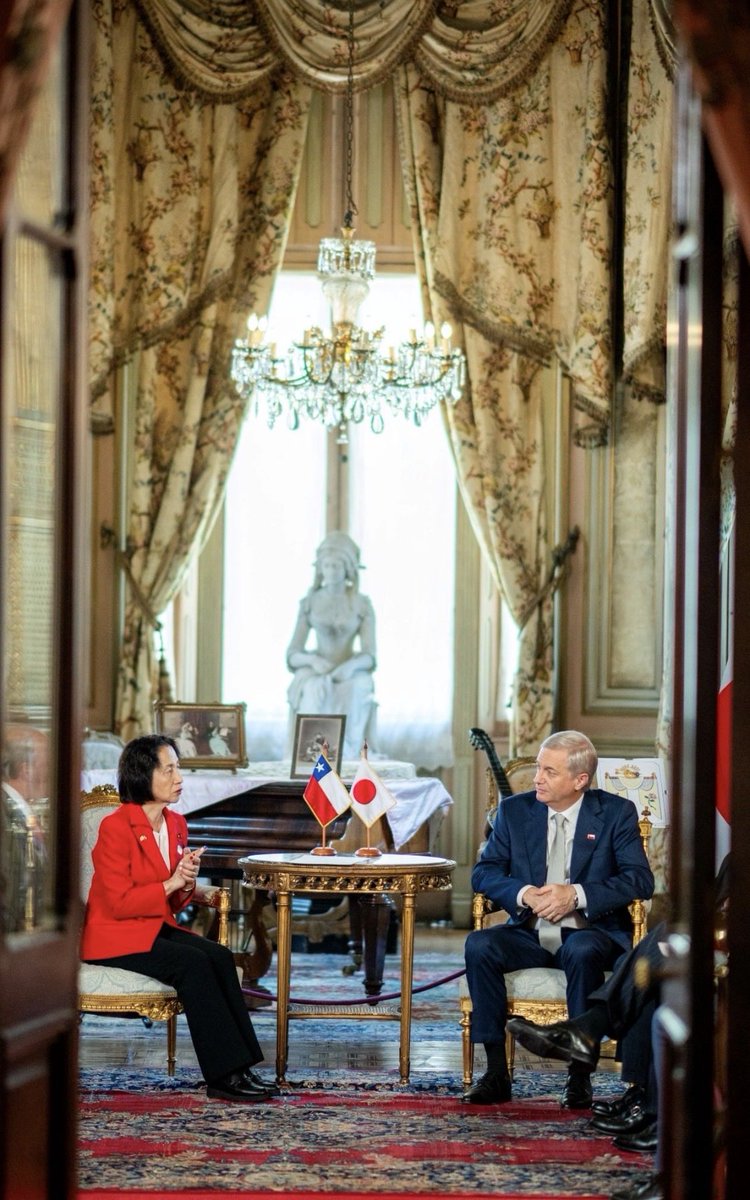 La Enviada Especial Matsushima Midori sostuvo una audiencia con S.E. el Presidente Electo, Sr. José Antonio Kast, ocasión en la que hizo entrega de una carta de felicitaciones de la PM Takaichi Sanae <a href="/JPN_PMO/">PM's Office of Japan</a> Con este encuentro se abre una nueva página en la relación entre🇯🇵🇨🇱👏
