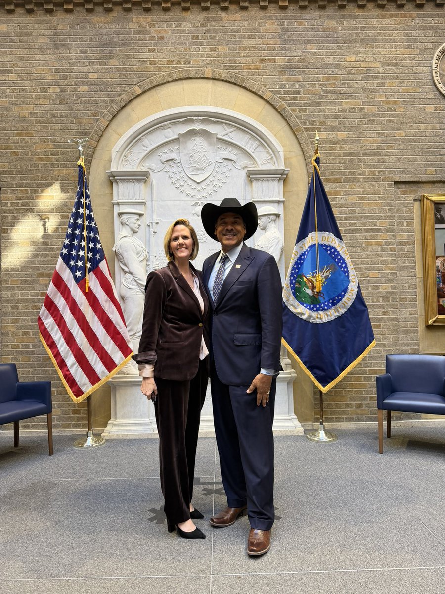 Bruce_LeVell's tweet image. Strong day of partnership and collaboration with @USDA leadership and members of North Carolina’s powerful agricultural delegation. Proud to work together in support of America’s farmers and rural communities. 🇺🇸 #MAHA 
@SecRollins