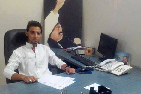 سید وقاص علی شاہ کراچی کابیٹا ایک قابل نوجوان،بہترین خطیب جسے11 مارچ2015 کو ایم کیوایم کےمرکز نائن زیرو پرچھاپے کےدوران قتل کردیاگیا۔
آج سیدوقاص علی شاہ شہید کی گیارہویں برسی منائی جارہی ہے۔
اللہ تعالٰی ان کی مغفرت فرمائےجنت الفردوس میں جگہ دےاور لواحقین کوصبرجمیل عطافرمائے۔آمین