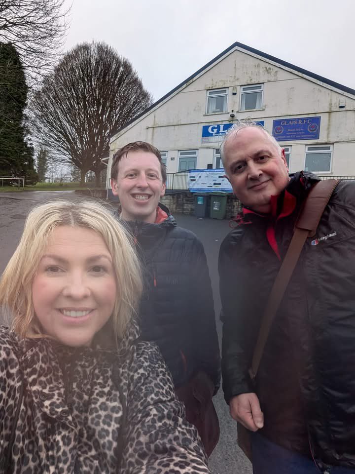 Sioned_W's tweet photo. Diolch to everyone in #Glais who spoke with the @Plaid_Cymru #BrycheiniogTaweNedd team today!

#Senedd2026 #PlaidCymru https://t.co/HziVlCJNAT