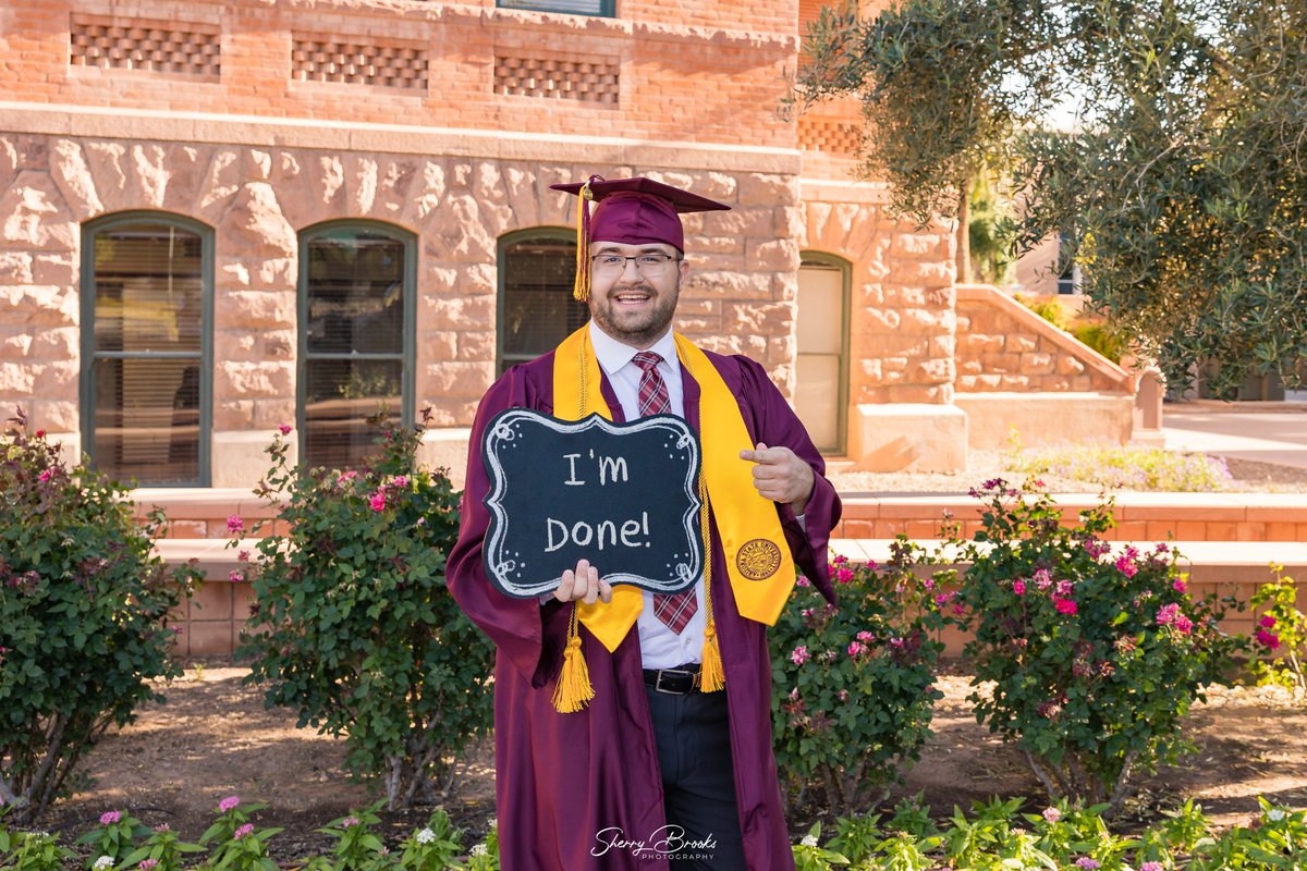 PhotosbySherry's tweet photo. Now is the time Whether you’re dreaming of shots at Old Main, under the palms, or repping that maroon and gold with your cap + gown, let’s make it happen.
Click on the link to book: https://t.co/JNMkzFqCbL
#ASUGrad #ForksUp #ASU2026 #asugradphotographer #oldmain #SunDevil https://t.co/YxWtwMWtYi