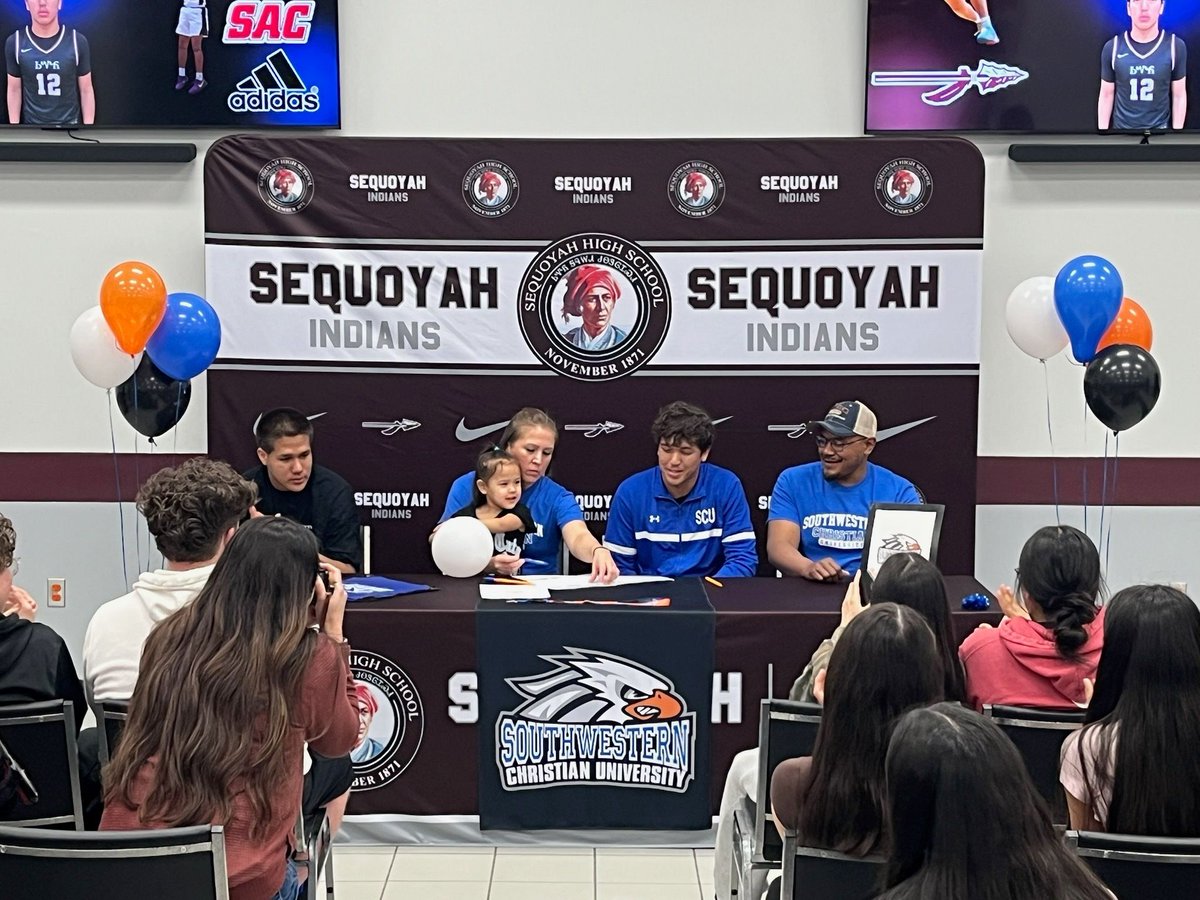 ndnsports's tweet photo. Congrats to Malakhi Baccus (Mvskoke/Kansas Kickapoo), out of Sequoyah Indian School in Tahlequah, Oklahoma, who signed with Southwestern Christian University to continue his education and basketball career.
#NativePreps #Mvskoke #Kickapoo https://t.co/qMF2rJ0Zy1