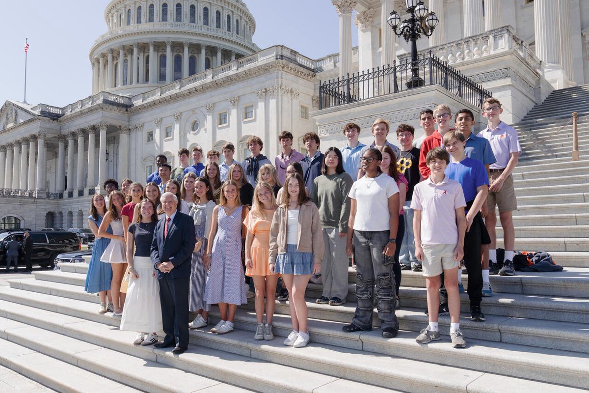 Lindsey Graham tweet media