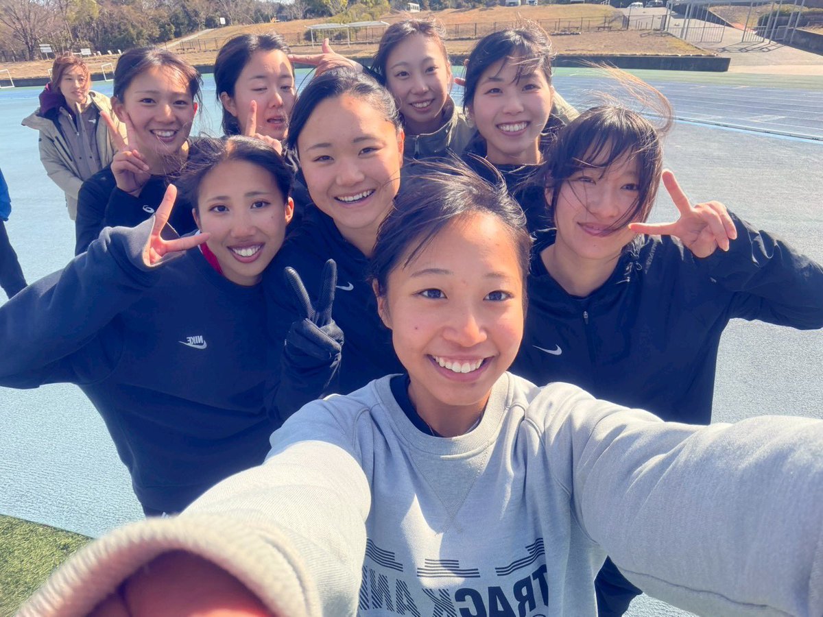 chukyowoman's tweet photo. 和歌山合宿2日目の様子です‼️
九鬼さんに差し入れをいただきました🍊
ありがとうございます✨
@takumi_0518 
残り2日、怪我しないように全力で頑張ります✊🏻
#中京大学
#中京大学陸上競技部 https://t.co/02GGpCV5gh