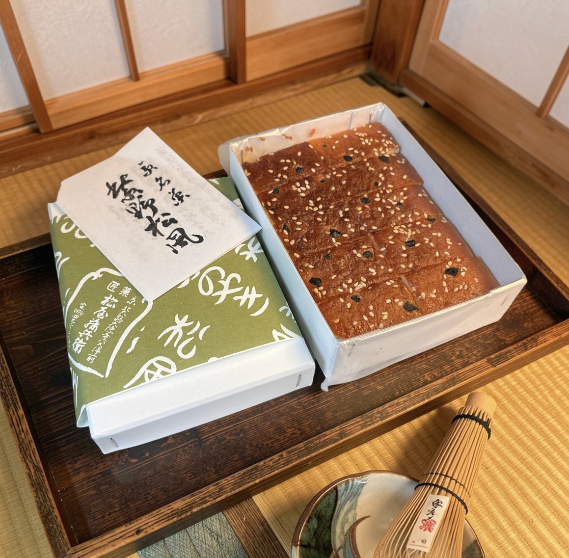 菓子案内 今宮神社に立ち寄りましたら、そのまま北大路通まで下がって