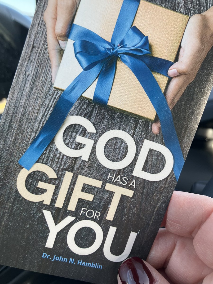 CariHamblin's tweet photo. 6 of these passed out today. #pplNeedTheLord #moreWillAcceptThanRefuse #youCanToo https://t.co/PCJ9BH2khb
