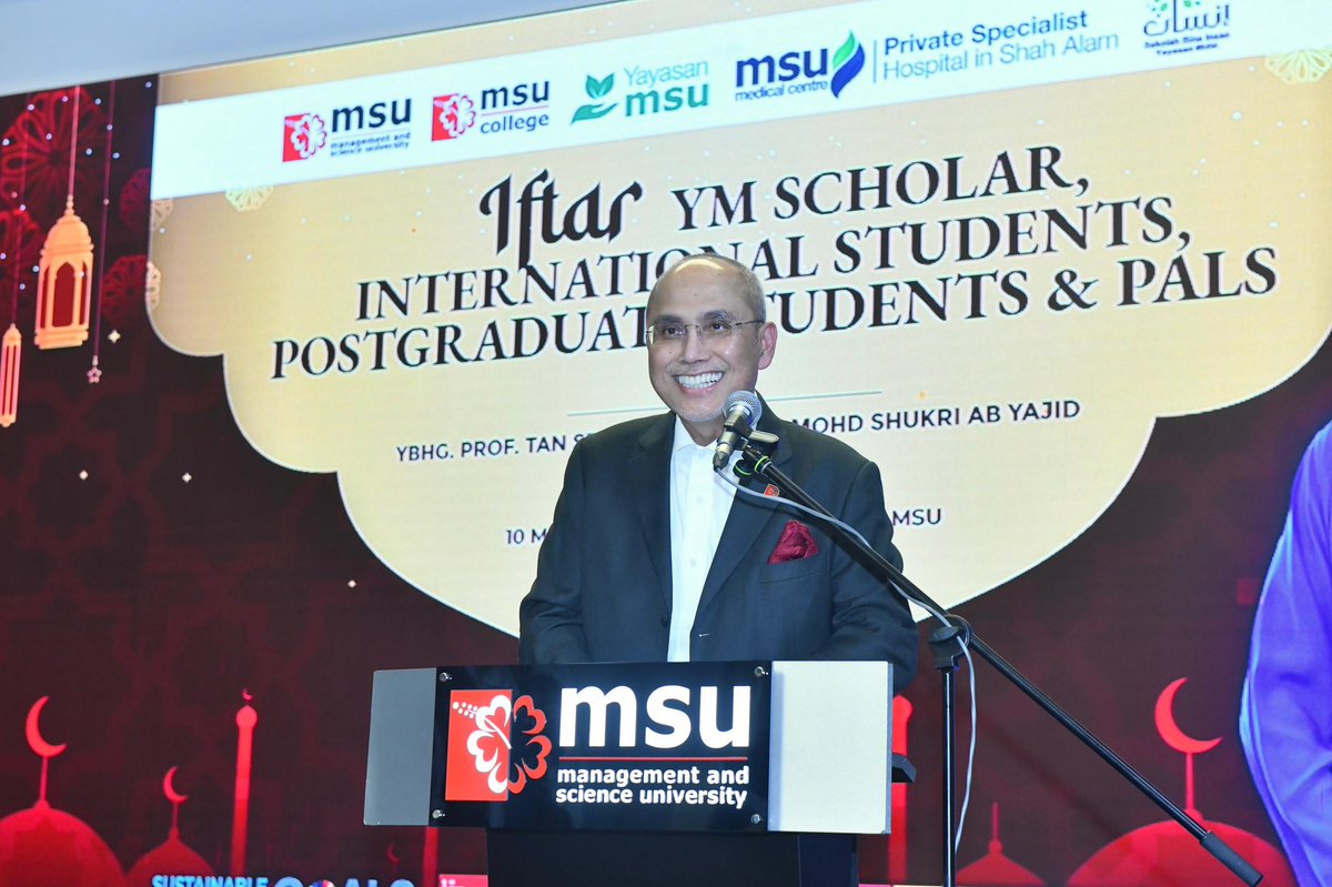 MohdShukriYajid's tweet image. Officiated the Iftar with our @YayasanMSU Scholars, International &amp;amp; Postgraduate students and #MSUPALS. A meaningful evening under #MSUIhyaRamadan, reflecting the campus spirit of #RamadanVibes. Growing together as one @MSUMalaysia community, where cultures and values collide.