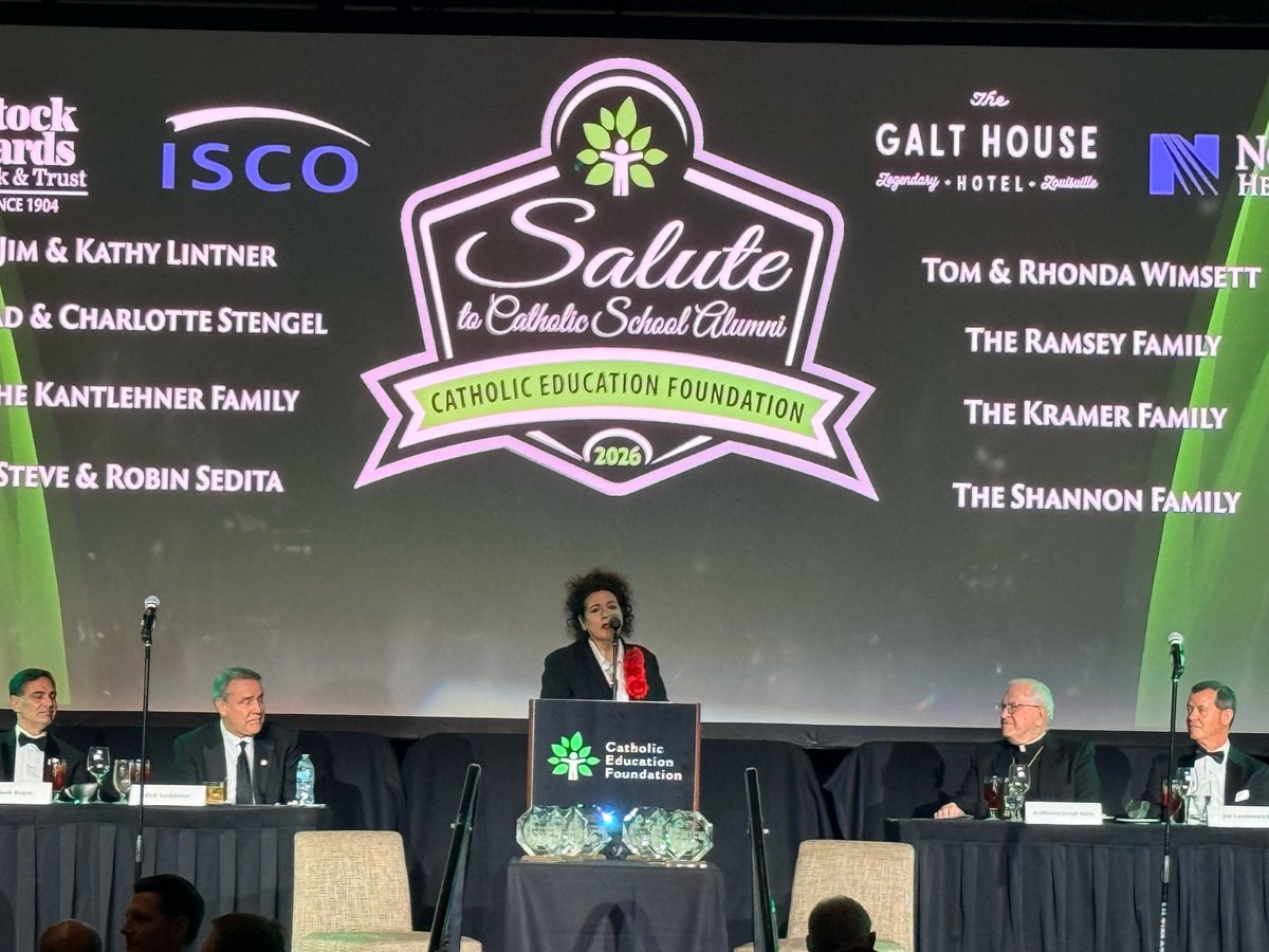 CEF_LOU's tweet photo. The keynote speaker for this year's Salute dinner event, Adriana Trigiani, has just concluded her keynote speech! What an incredible friend we have in promoting the importance of Catholic education! https://t.co/hPrKTZQZEg