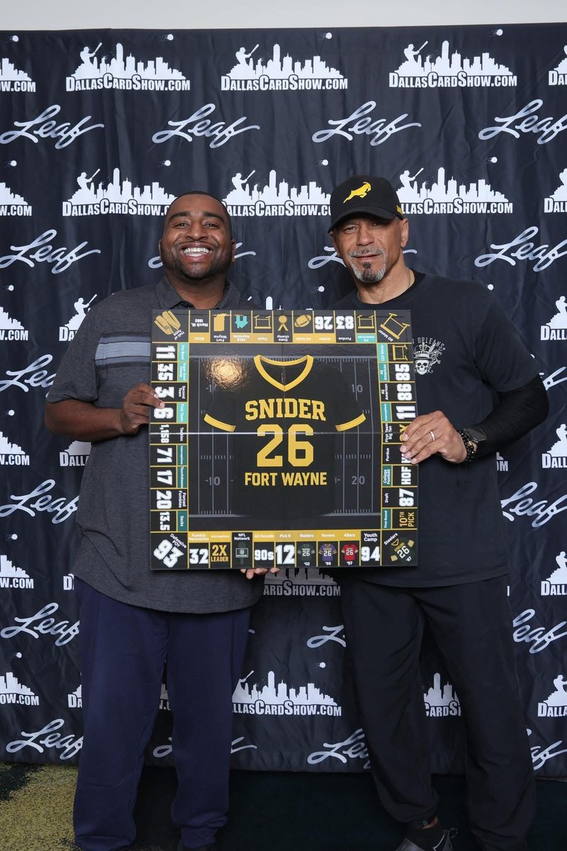 TevinStuddard's tweet photo. Happy BDay to the legend Rod Woodson from Fort Wayne Snider. He was first athlete I created a book and board game for, and he was first to buy a board game, it took off from there. It gave me confidence that if he liked it, I could do it for anybody. Fort Wayne put me in the game https://t.co/Pta6XyAUww