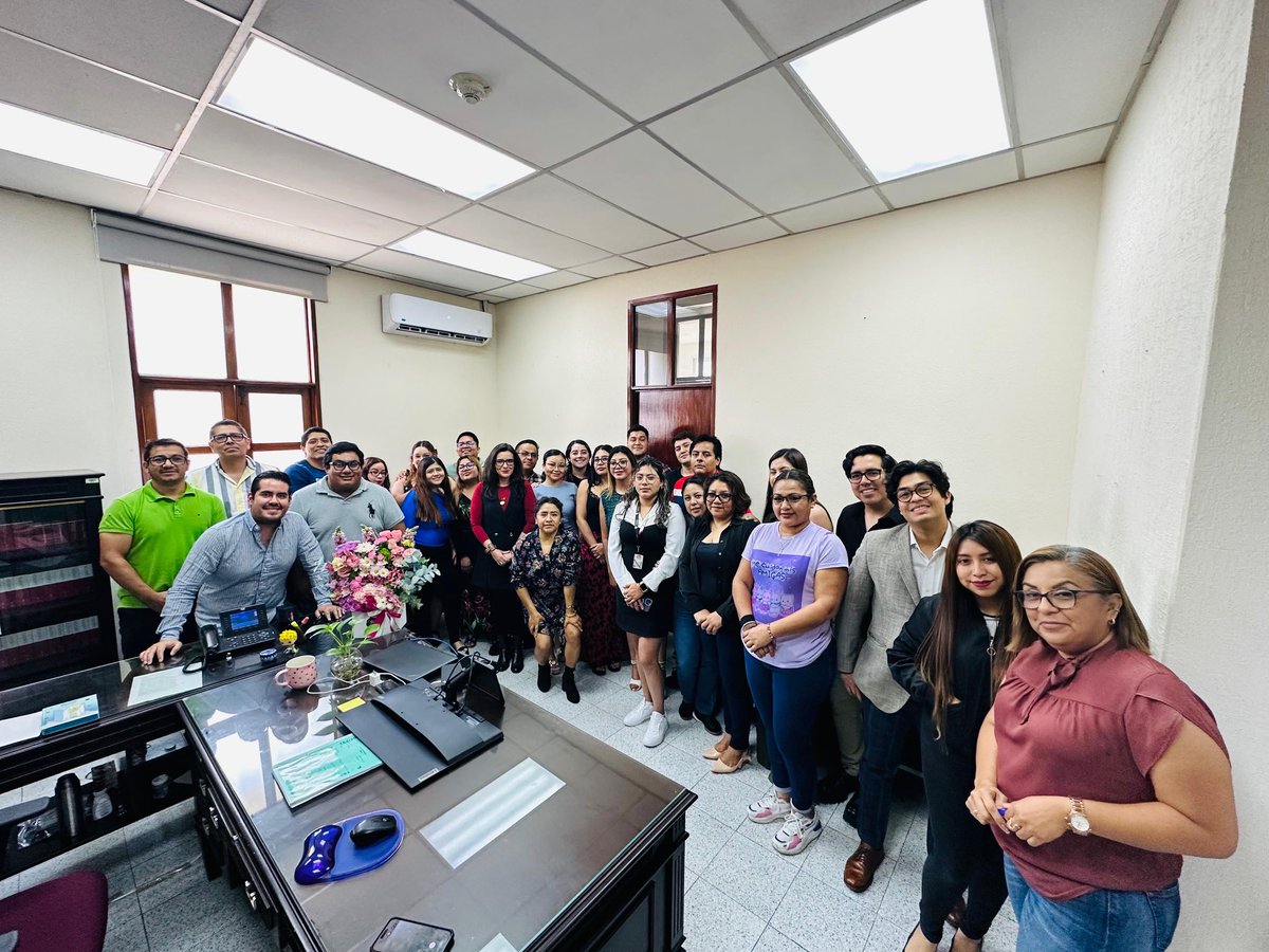 sandrakarinaib3's tweet photo. Marzo 10: día internacional de las mujeres juzgadoras!
Con el gran equipo de compañer@s que hace posible la magia ! Gracias siempre por sus cariños! 
#CarreraJudicial https://t.co/gsJetlPFhy
